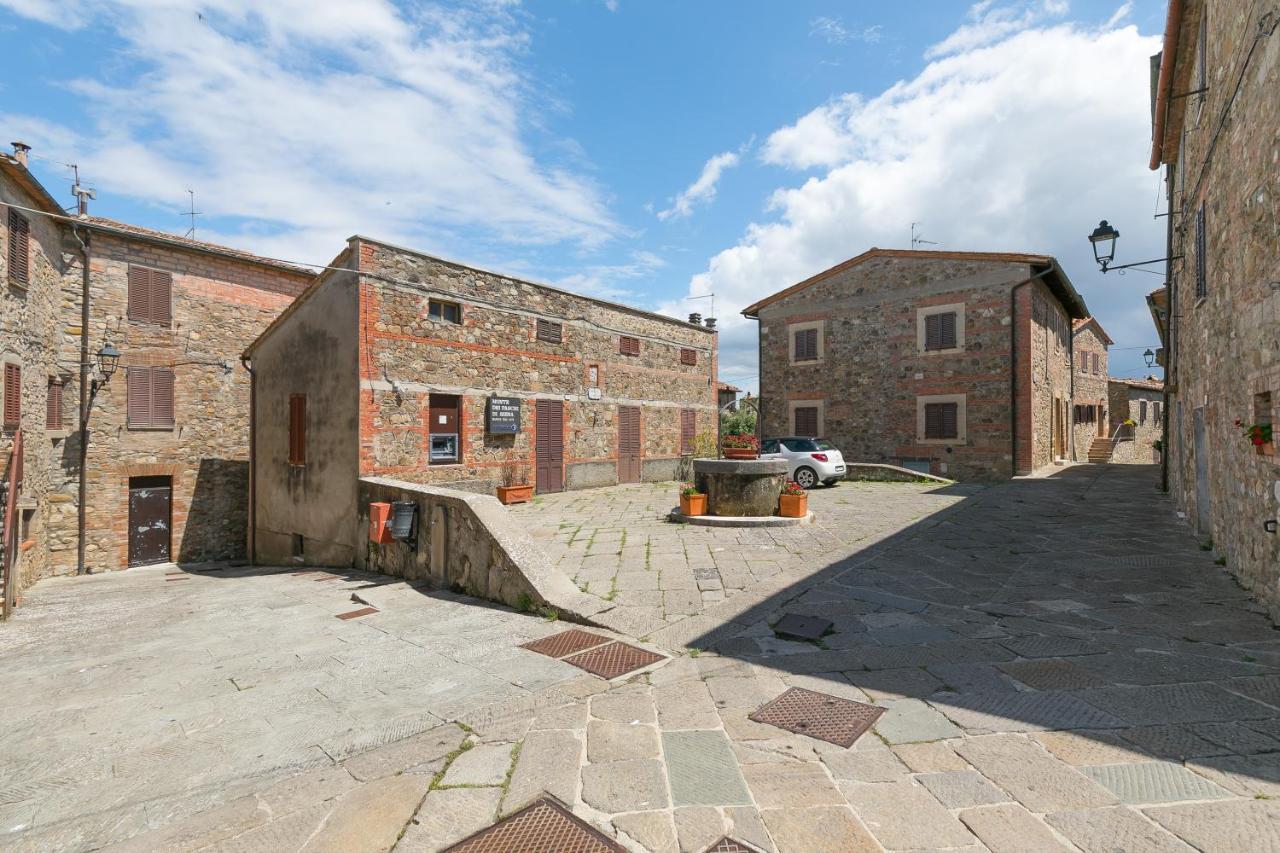 Noi2+2 Vacanze - App. Andrea Contignano Bagian luar foto