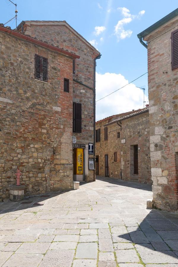 Noi2+2 Vacanze - App. Andrea Contignano Bagian luar foto