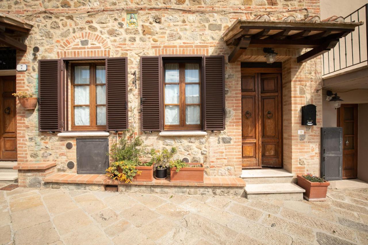 Noi2+2 Vacanze - App. Andrea Contignano Bagian luar foto